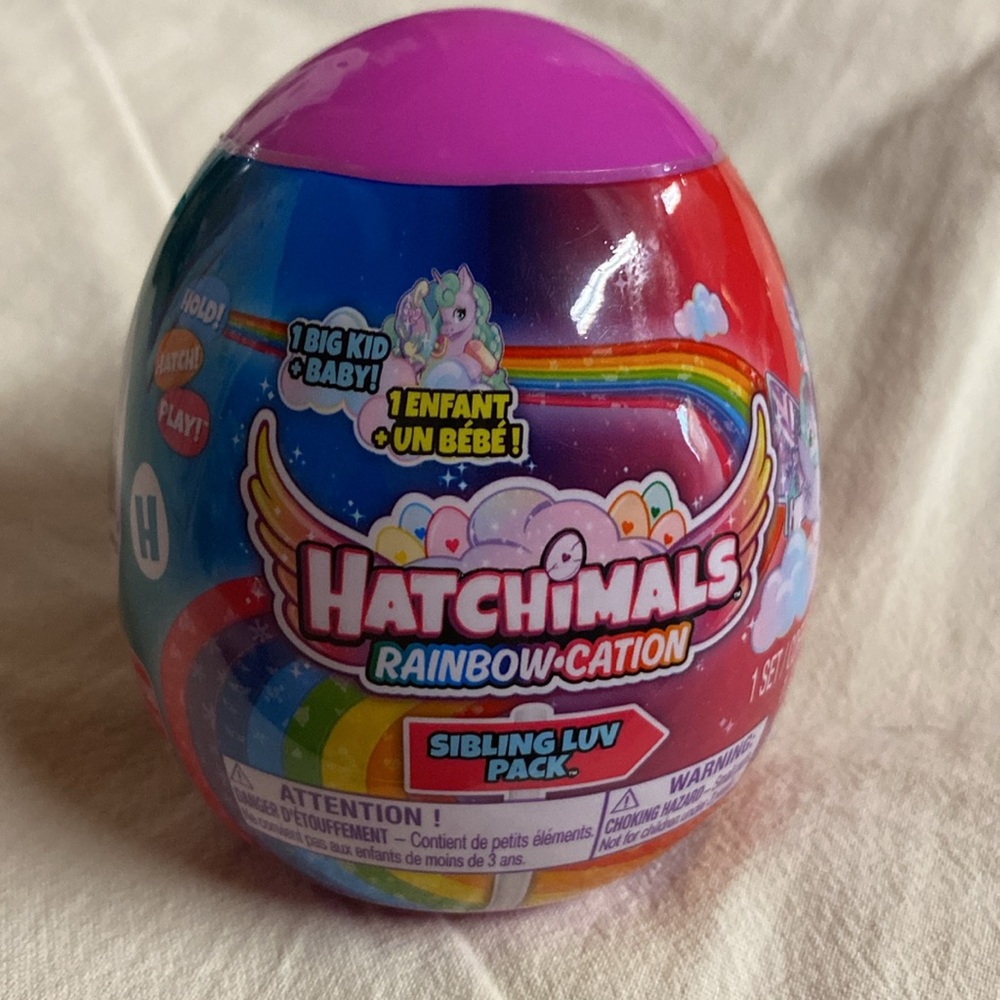 1 NEW “Hatchimals Rainbow-cation Colleggtable Sibling Luv Pack”